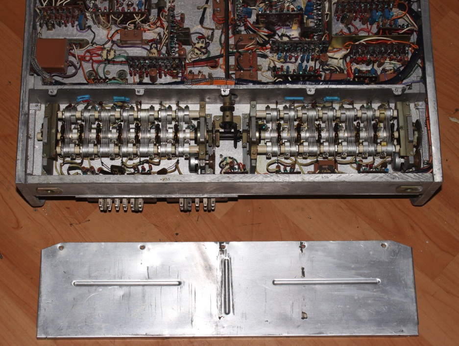 Р 250 содержание. Радиоприёмник р250м2 со склада. Рпу катран р-399. Радиостанция р250м. Диапазонные планки р250.